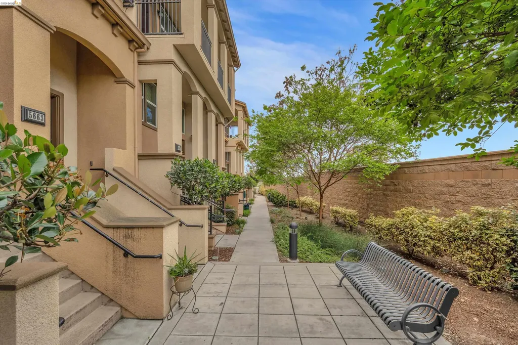 5659 Daylily Street Newark CA 94560