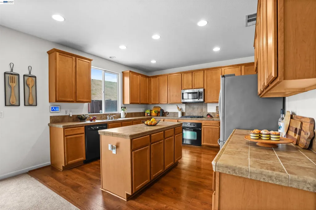 1048 Ashbridge Bay Drive Pittsburg CA 94565