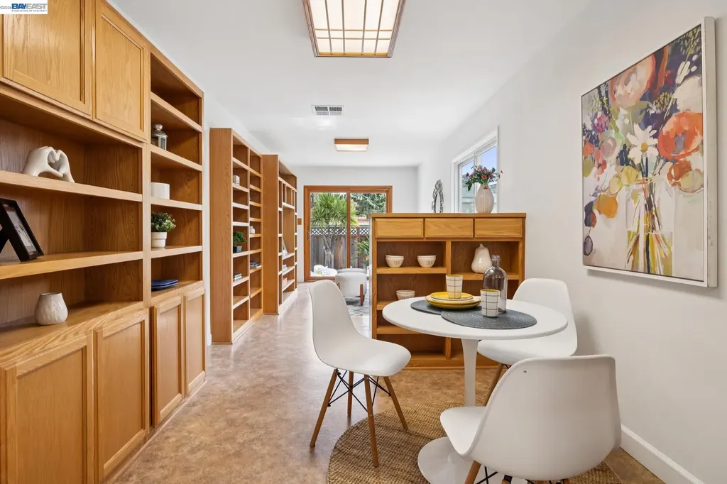 3287 Briggs Avenue Alameda CA 94501