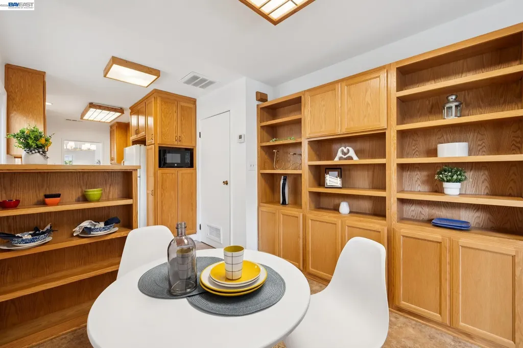 3287 Briggs Avenue Alameda CA 94501