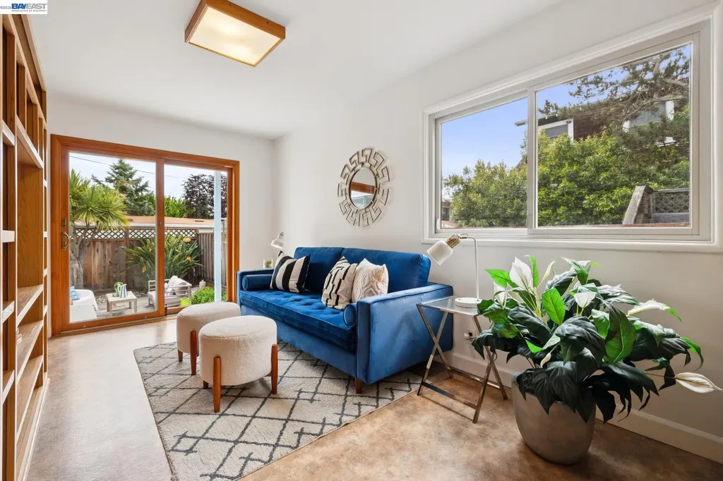 3287 Briggs Avenue Alameda CA 94501