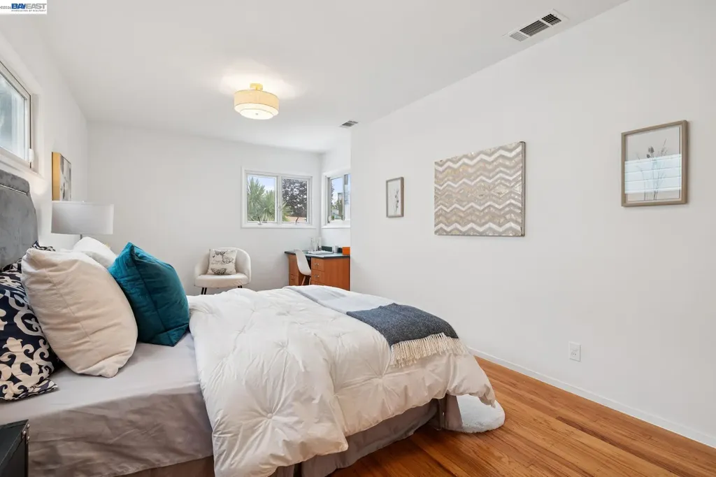 3287 Briggs Avenue Alameda CA 94501