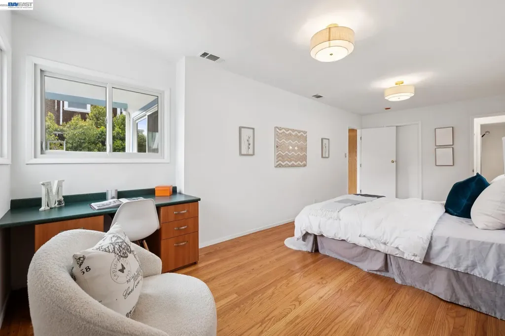 3287 Briggs Avenue Alameda CA 94501