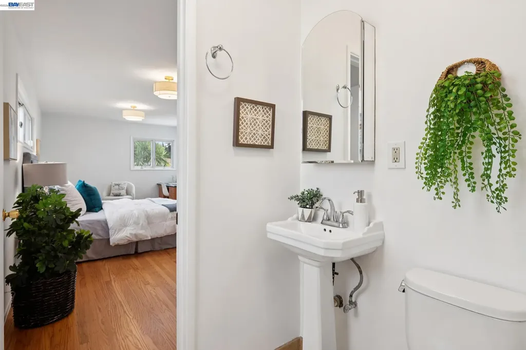 3287 Briggs Avenue Alameda CA 94501