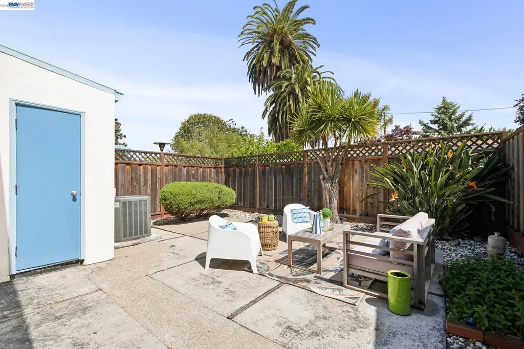 3287 Briggs Avenue Alameda CA 94501