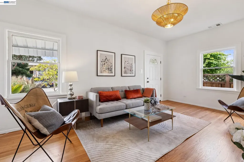 3287 Briggs Avenue Alameda CA 94501