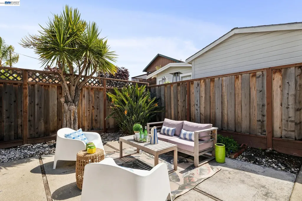 3287 Briggs Avenue Alameda CA 94501