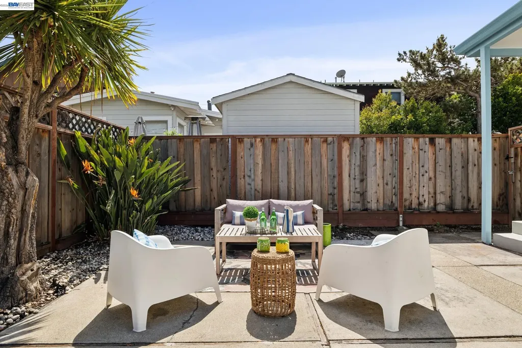 3287 Briggs Avenue Alameda CA 94501