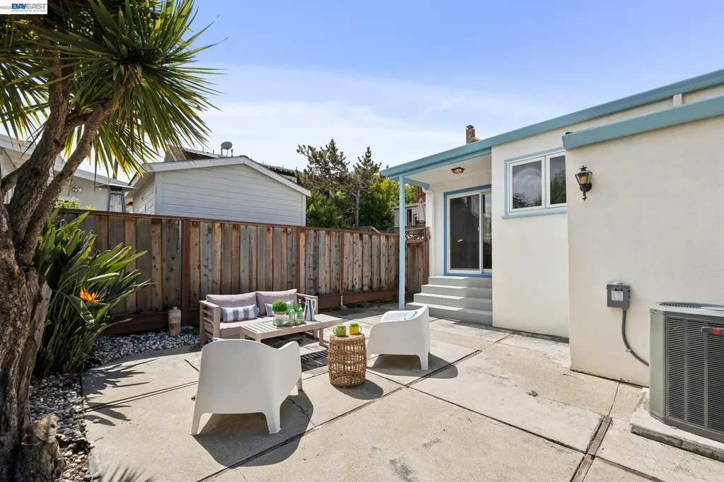 3287 Briggs Avenue Alameda CA 94501