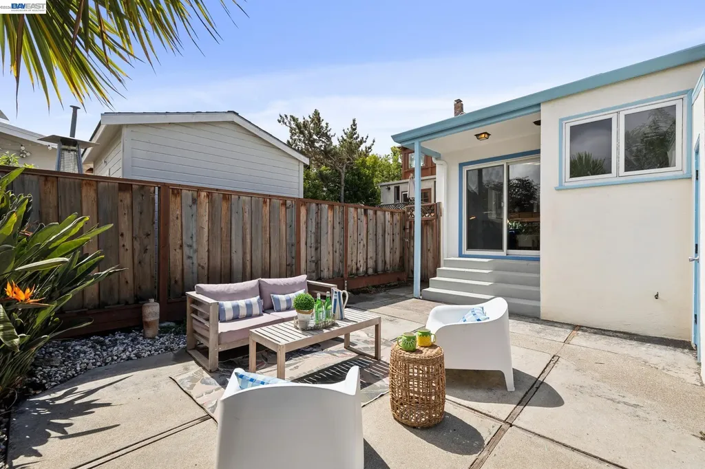 3287 Briggs Avenue Alameda CA 94501