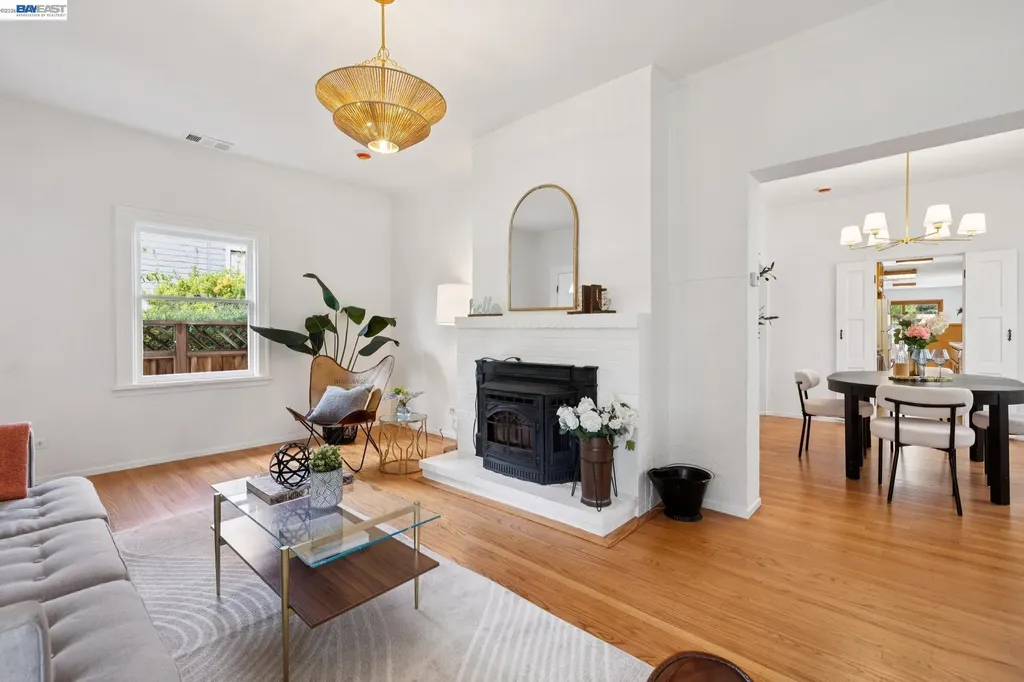 3287 Briggs Avenue Alameda CA 94501