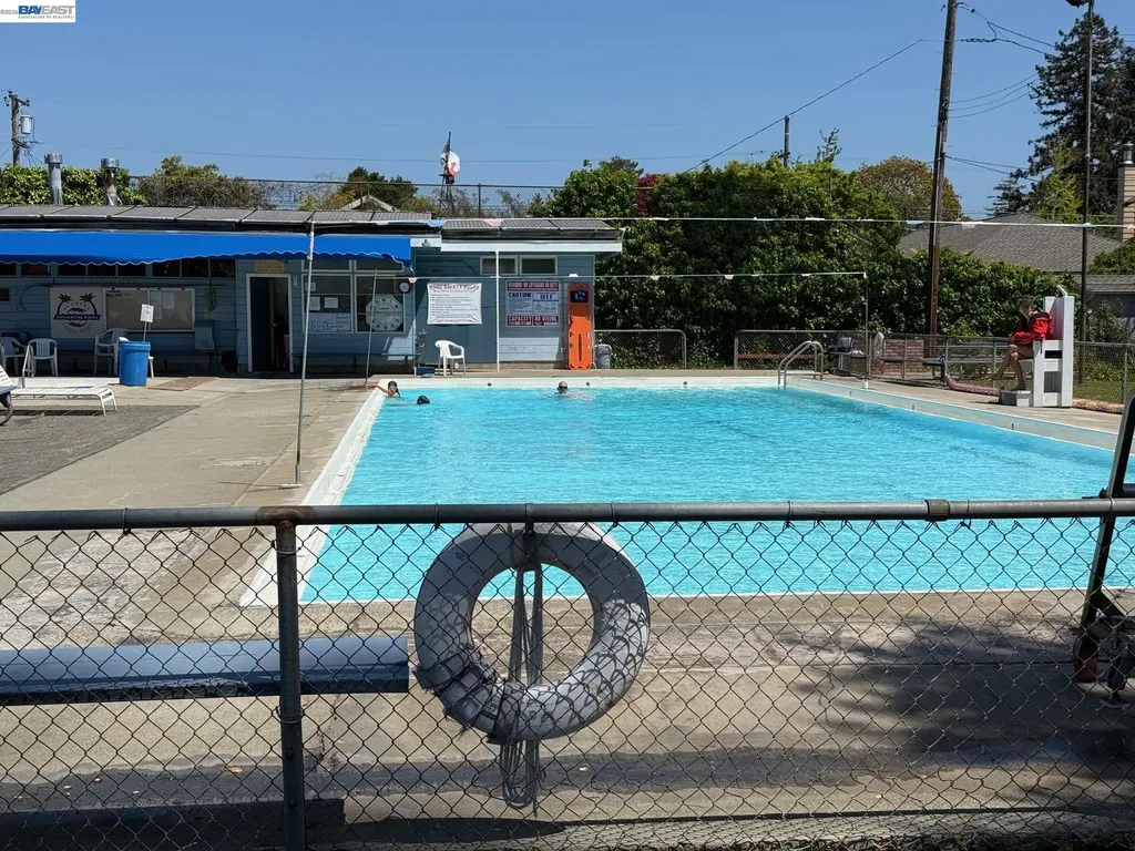 3287 Briggs Avenue Alameda CA 94501