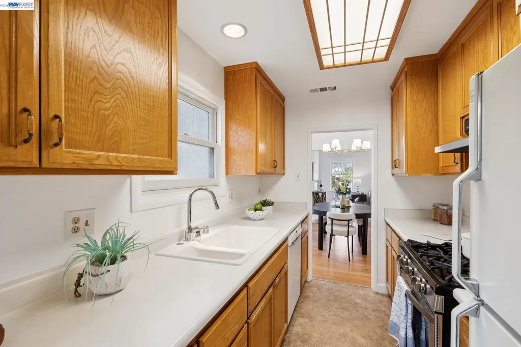 3287 Briggs Avenue Alameda CA 94501