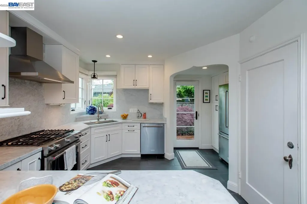 905 Del Mar Avenue Alameda CA 94501