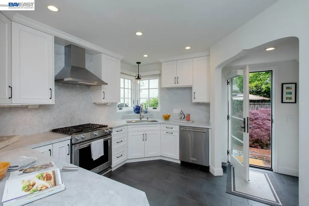 905 Del Mar Avenue Alameda CA 94501