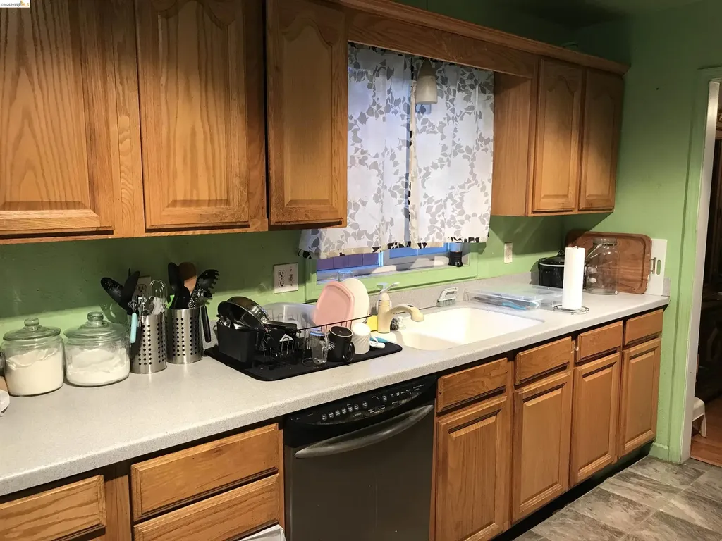 27770 Dickens Avenue Hayward CA 94544