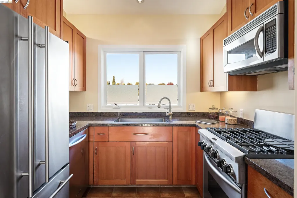 6555 Shattuck Avenue Oakland CA 94609
