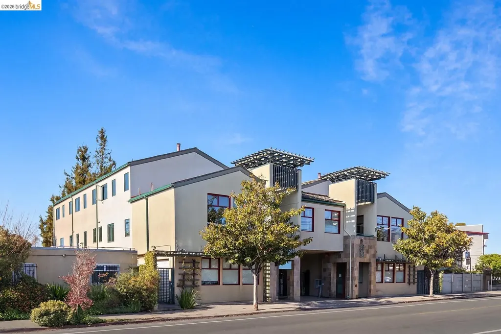 6555 Shattuck Avenue Oakland CA 94609