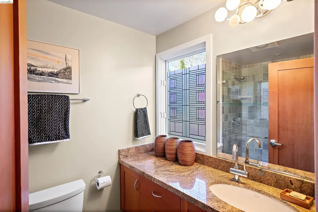 6555 Shattuck Avenue Oakland CA 94609