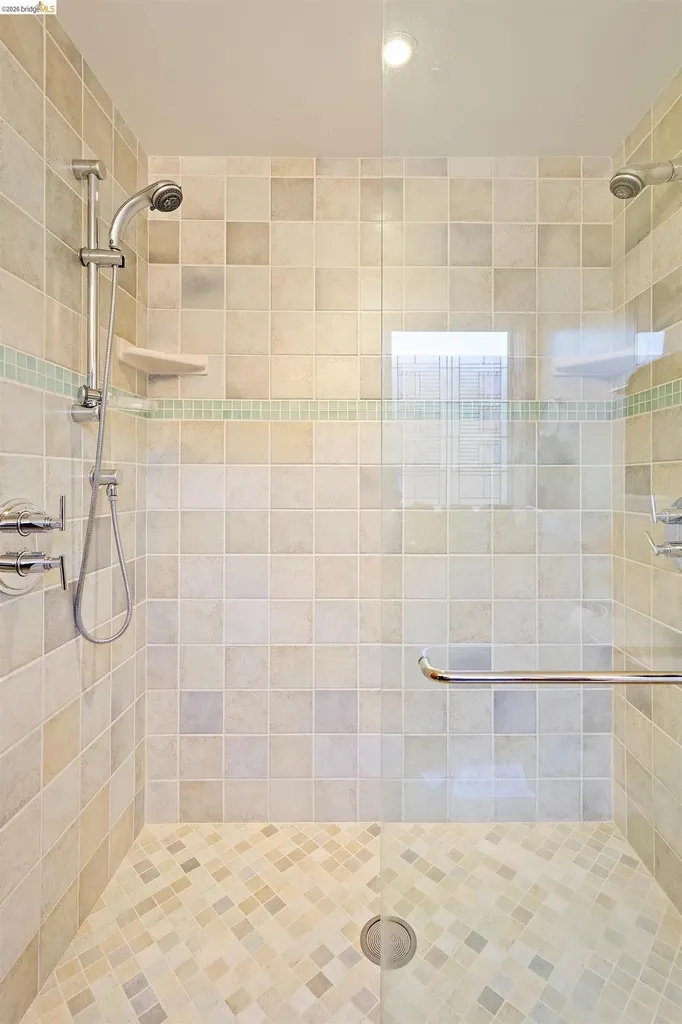 6555 Shattuck Avenue Oakland CA 94609