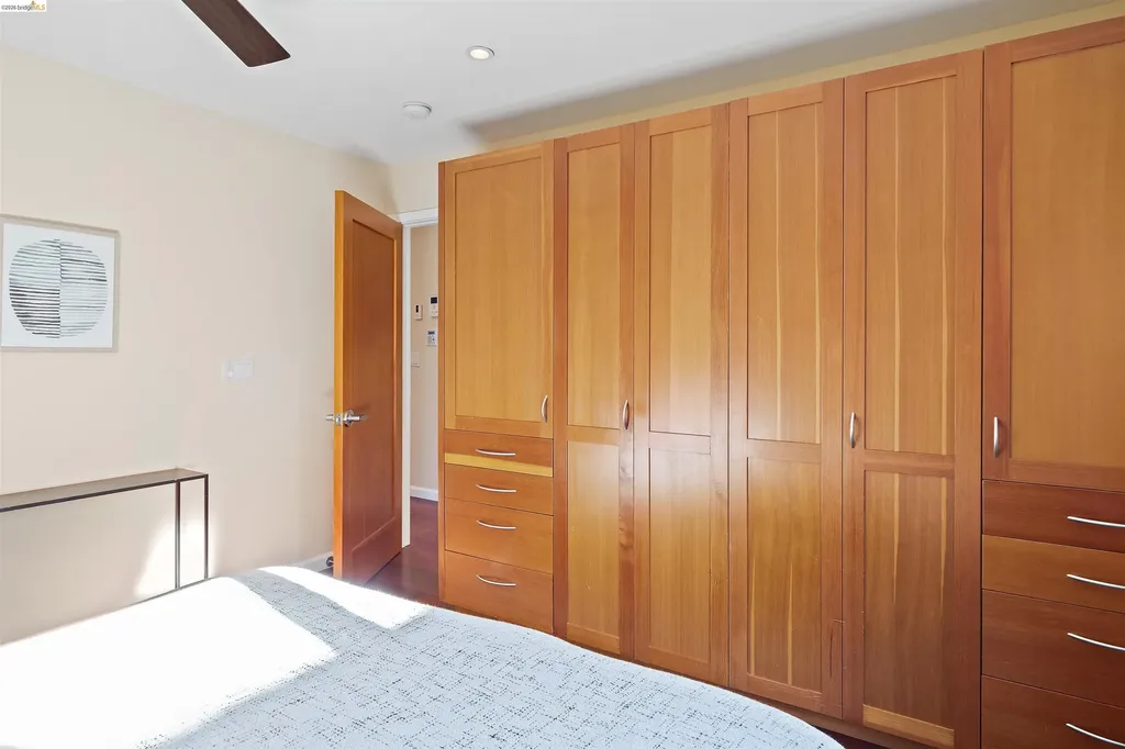 6555 Shattuck Avenue Oakland CA 94609
