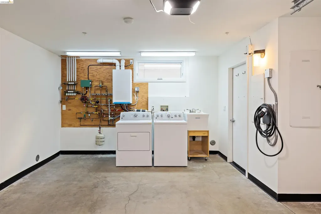 6555 Shattuck Avenue Oakland CA 94609