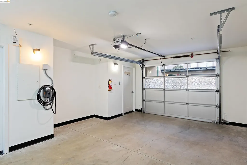 6555 Shattuck Avenue Oakland CA 94609