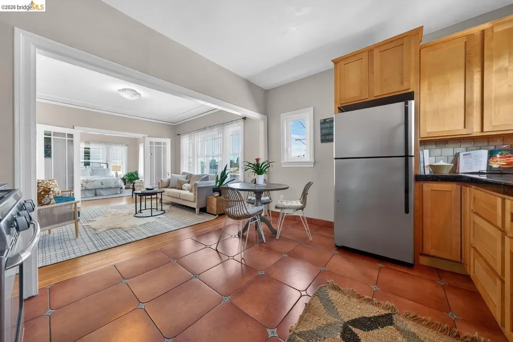 594 55th Street Oakland CA 94609