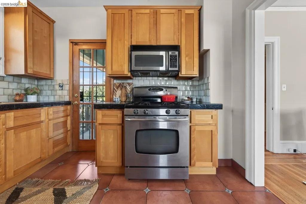 594 55th Street Oakland CA 94609
