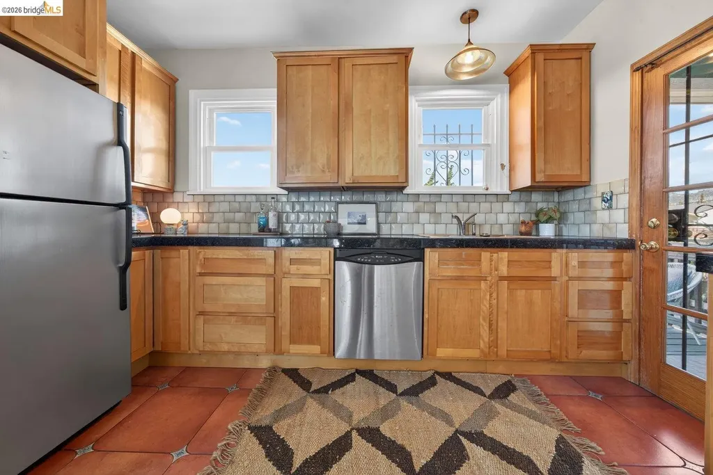 594 55th Street Oakland CA 94609