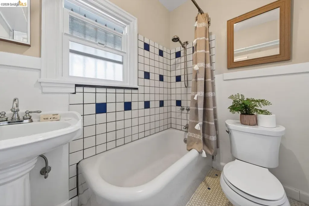 594 55th Street Oakland CA 94609