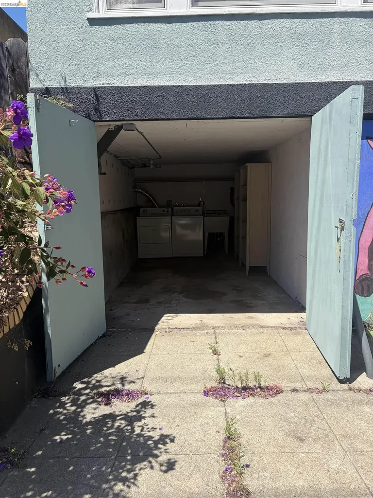594 55th Street Oakland CA 94609
