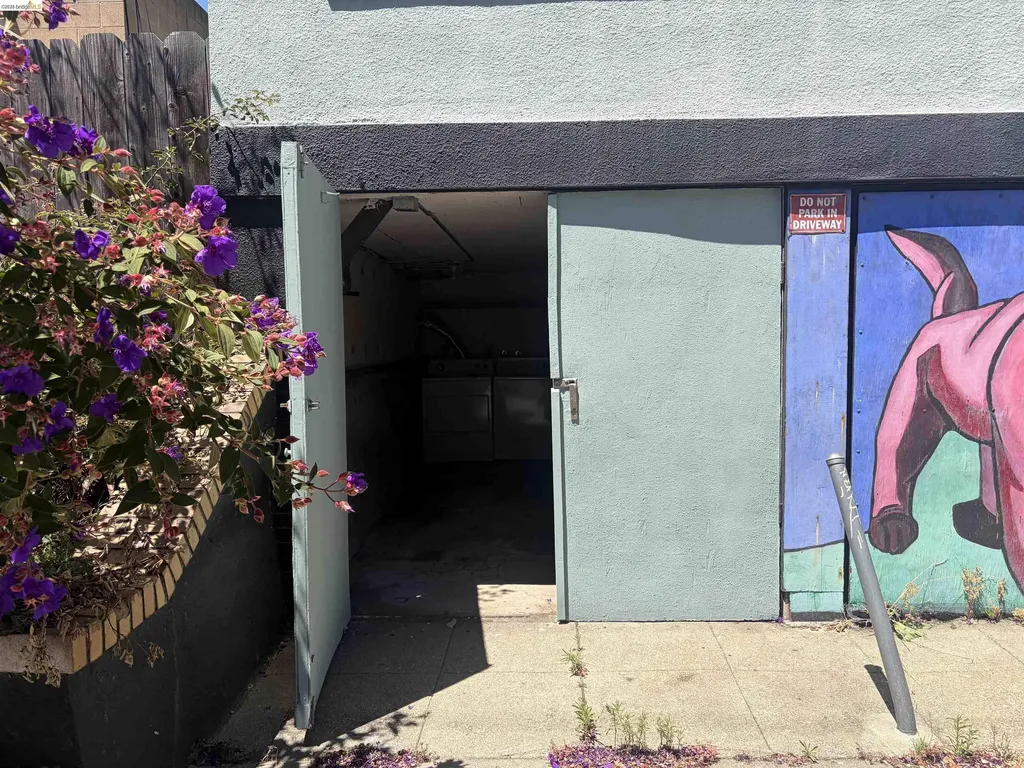 594 55th Street Oakland CA 94609