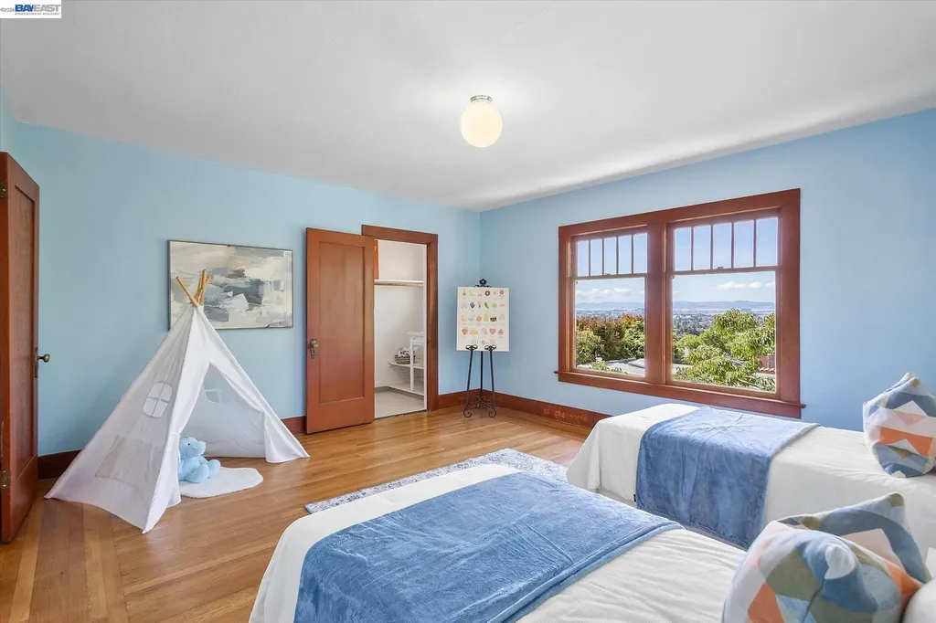 2114 Marin Avenue Berkeley CA 94707