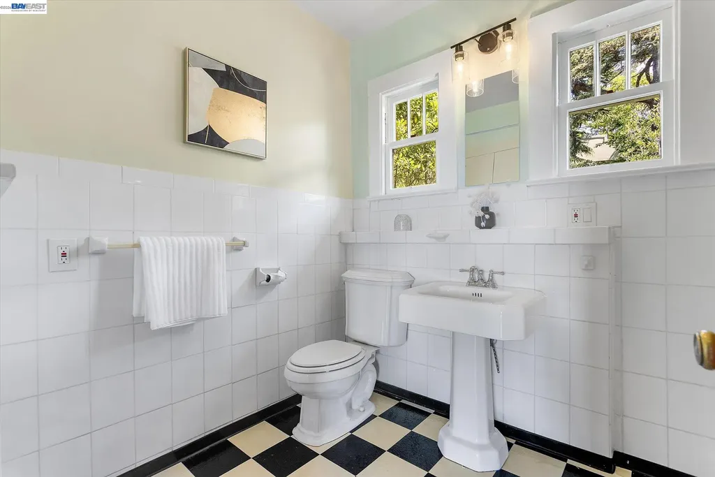 2114 Marin Avenue Berkeley CA 94707