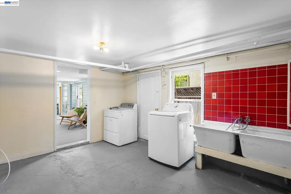 2114 Marin Avenue Berkeley CA 94707