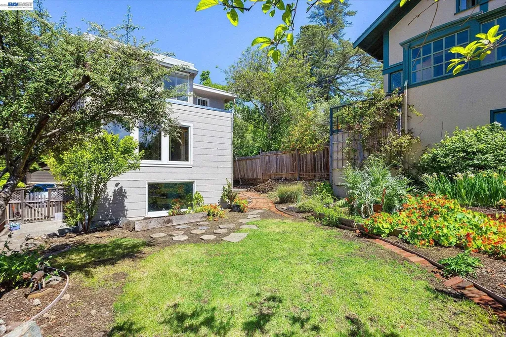 2114 Marin Avenue Berkeley CA 94707