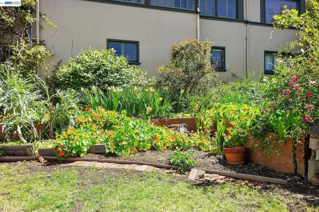 2114 Marin Avenue Berkeley CA 94707
