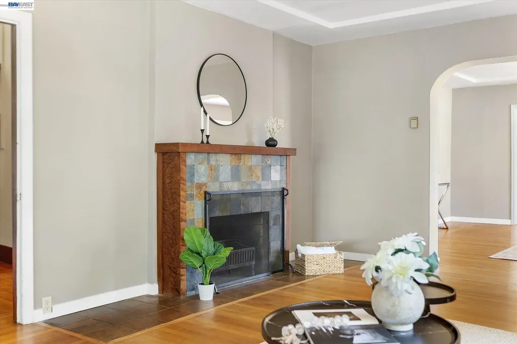 2114 Marin Avenue Berkeley CA 94707