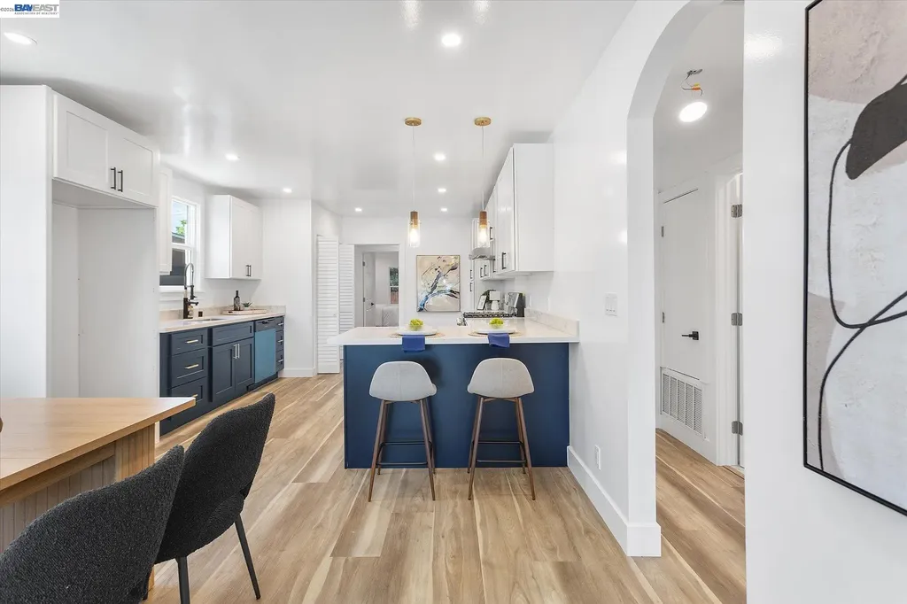 7850 Lockwood Street Oakland CA 94621