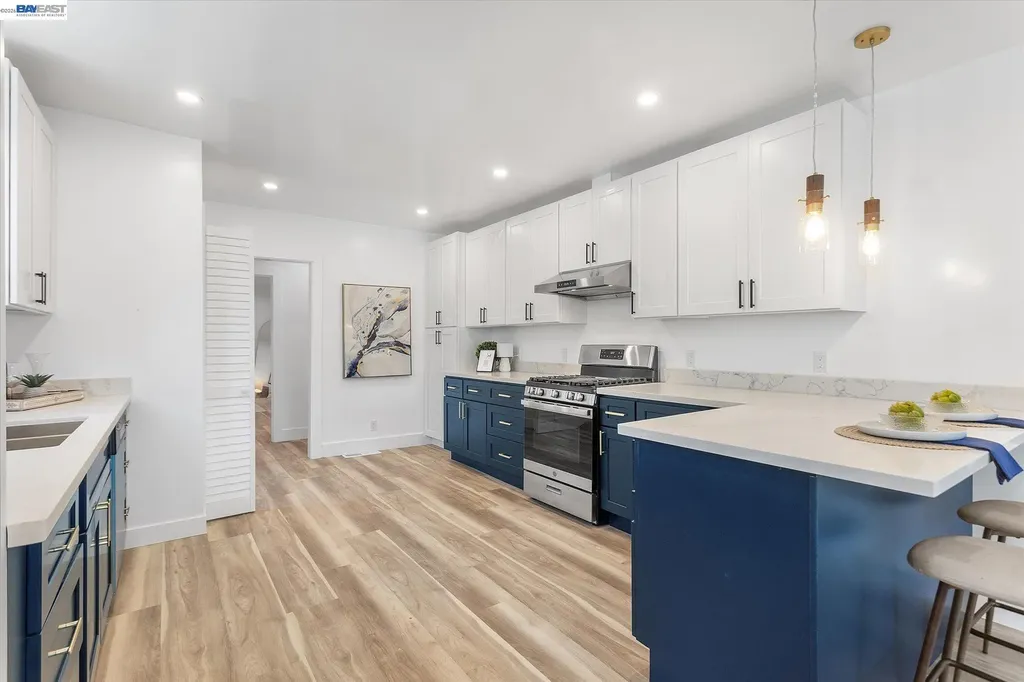 7850 Lockwood Street Oakland CA 94621