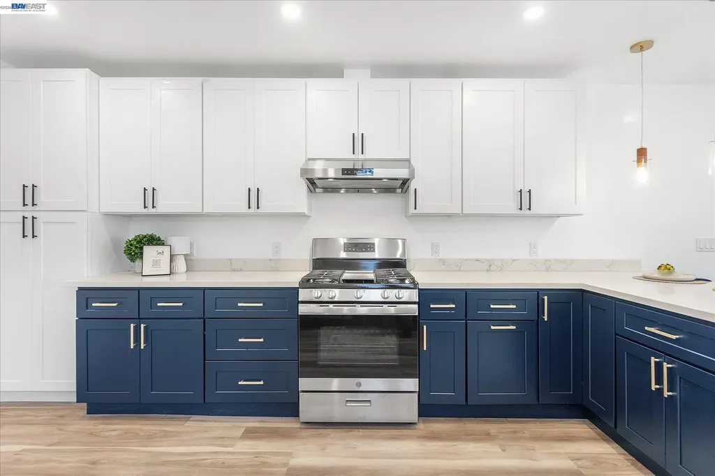 7850 Lockwood Street Oakland CA 94621