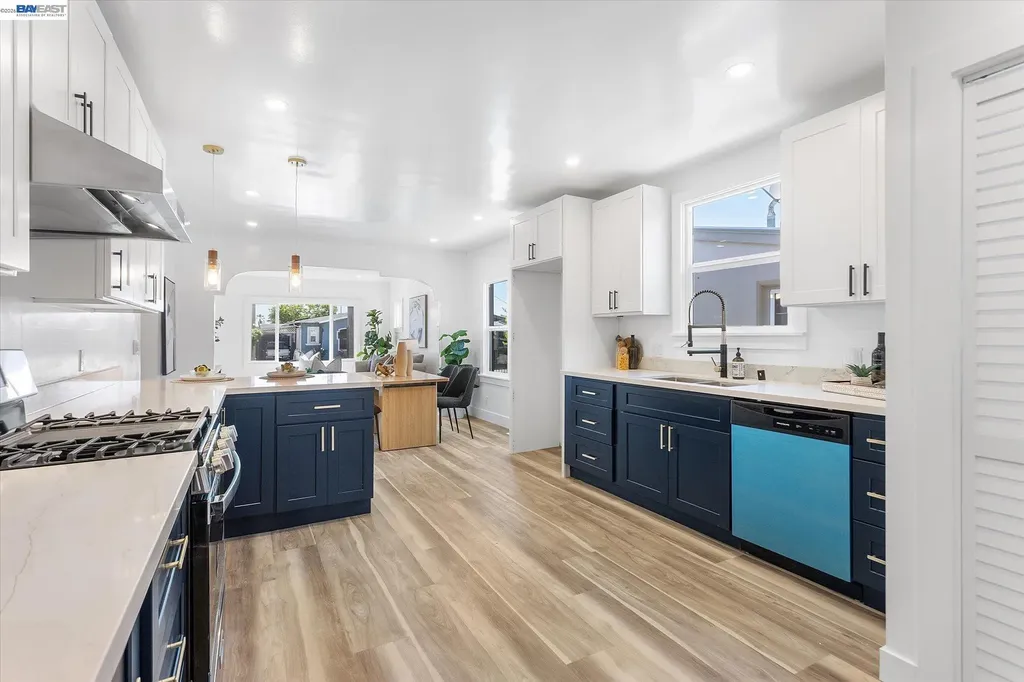 7850 Lockwood Street Oakland CA 94621