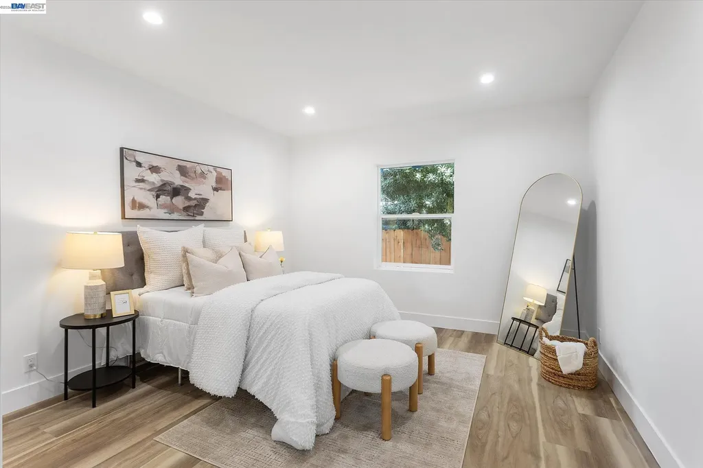 7850 Lockwood Street Oakland CA 94621