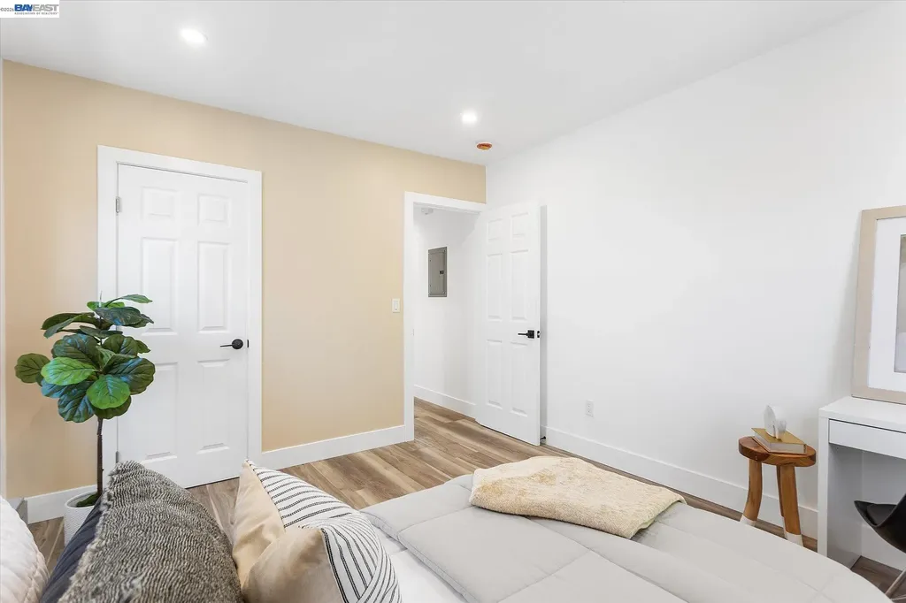 7850 Lockwood Street Oakland CA 94621