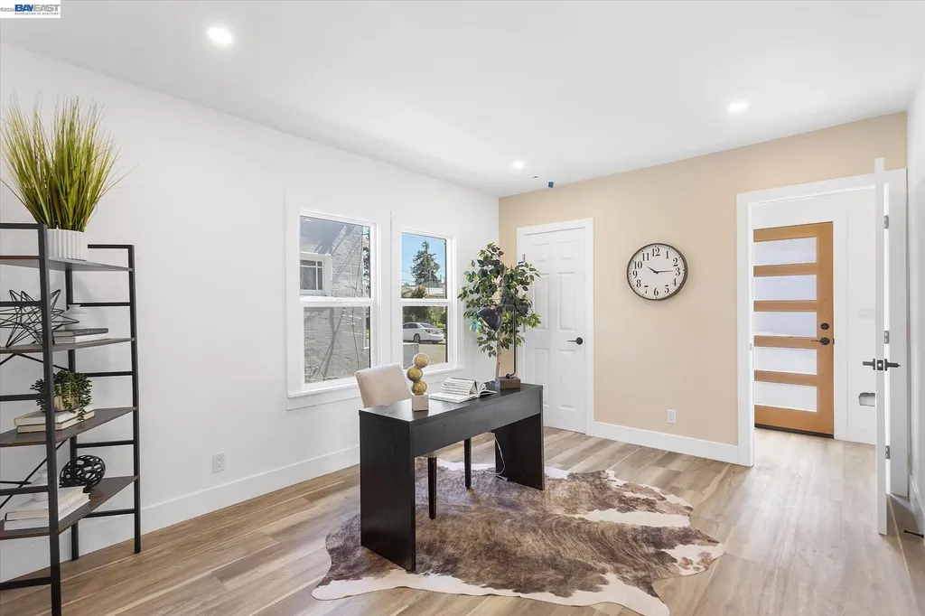 7850 Lockwood Street Oakland CA 94621