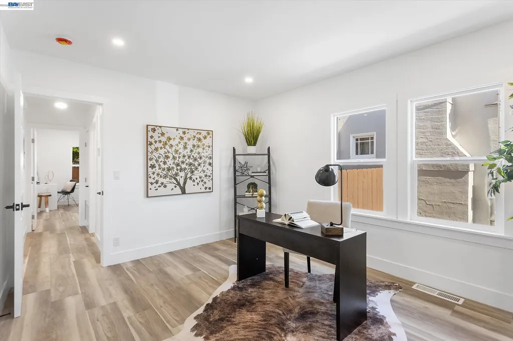 7850 Lockwood Street Oakland CA 94621