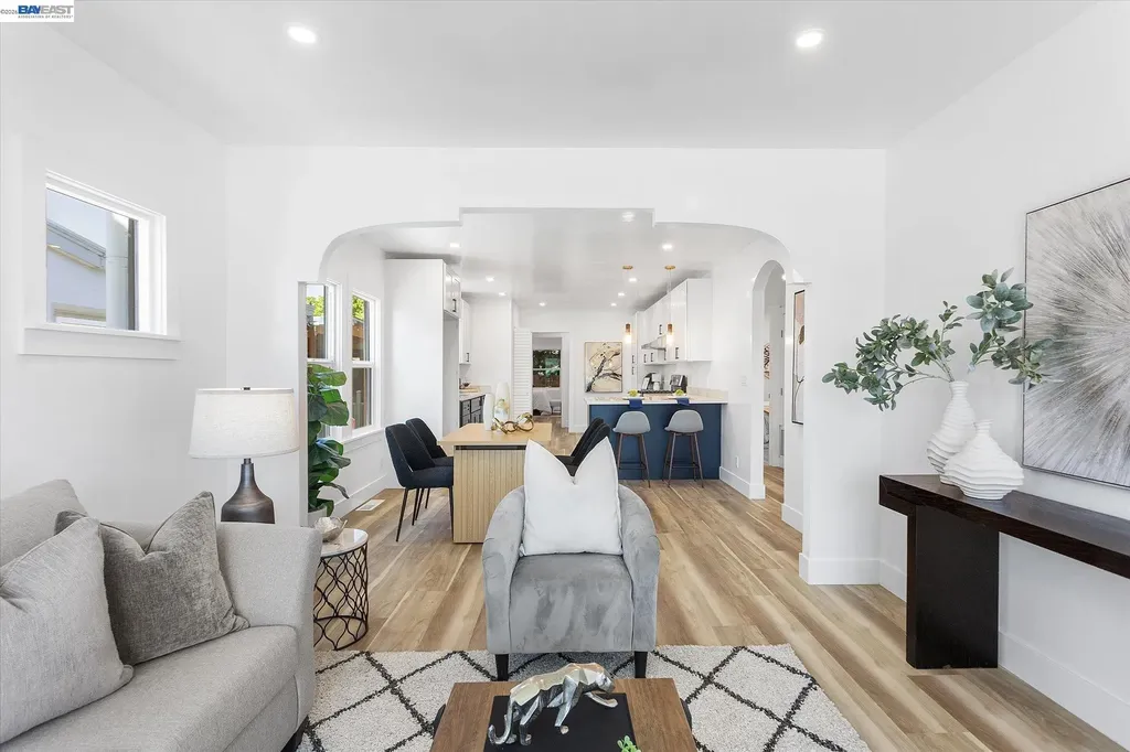 7850 Lockwood Street Oakland CA 94621