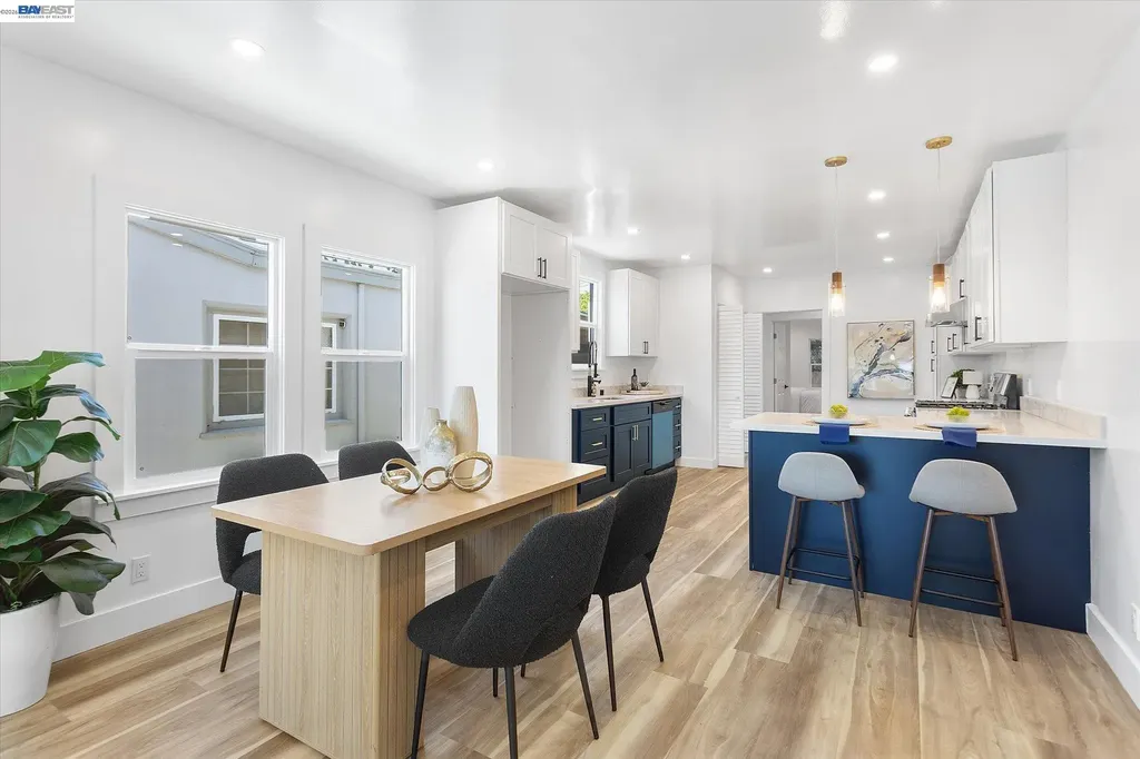 7850 Lockwood Street Oakland CA 94621