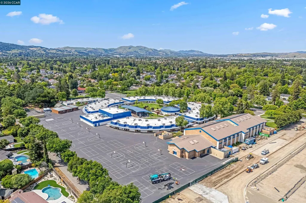 2411 Skylark Way Pleasanton CA 94566